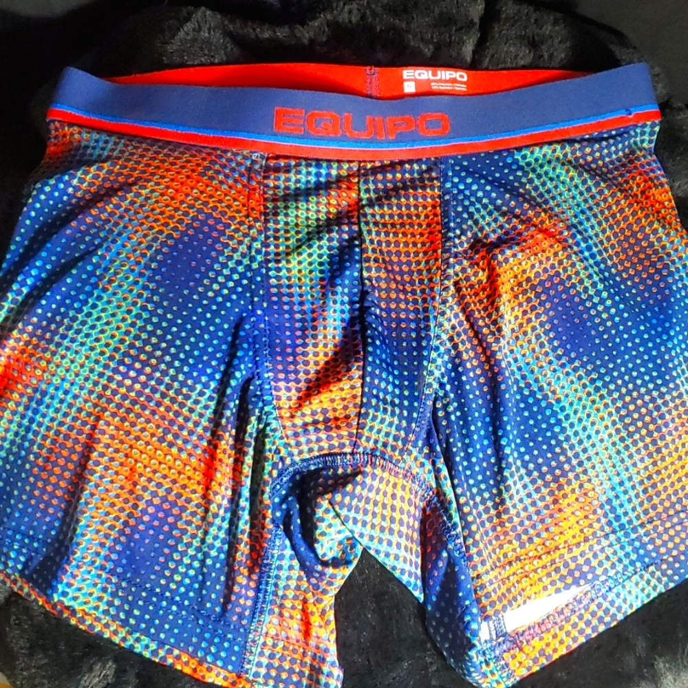 Mens Equipo size small multicolor